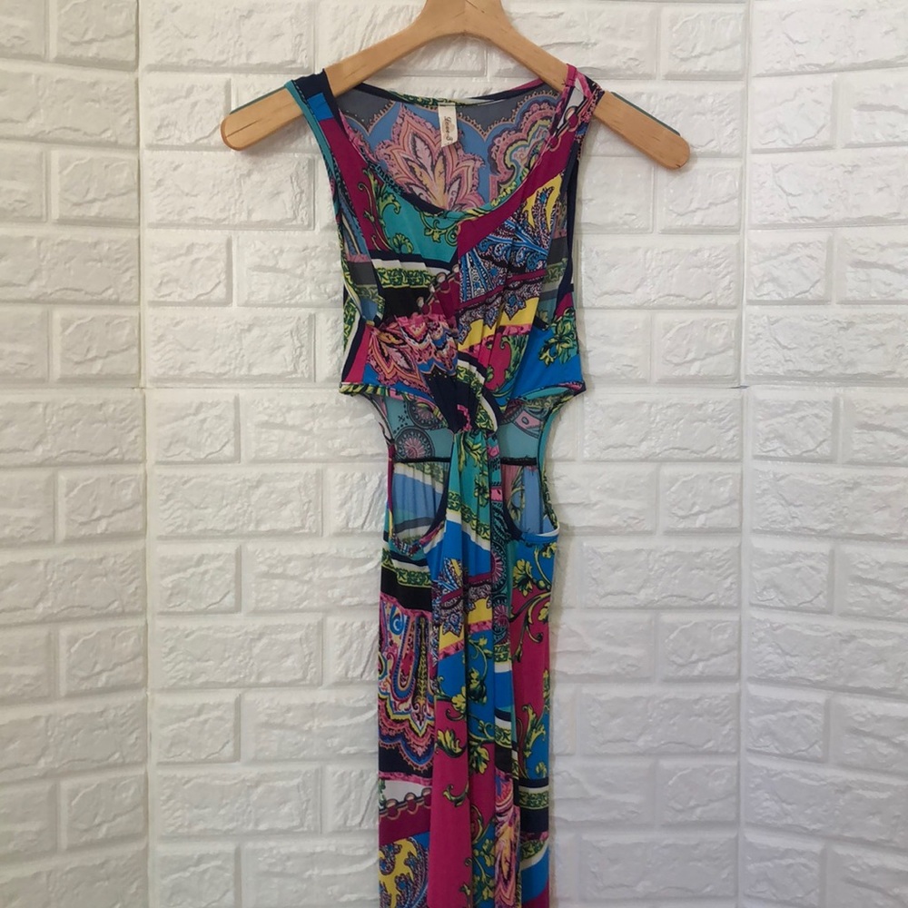 Love-T keyhole waist colorful maxi dress‎